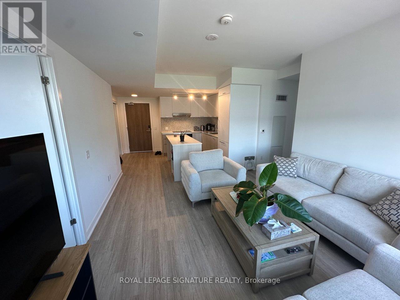 #222 8188 YONGE STREET - 2