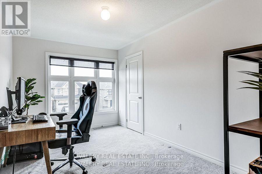 26 SAM BATTAGLIA CRESCENT - 21