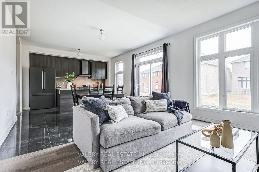 26 SAM BATTAGLIA CRESCENT - 9