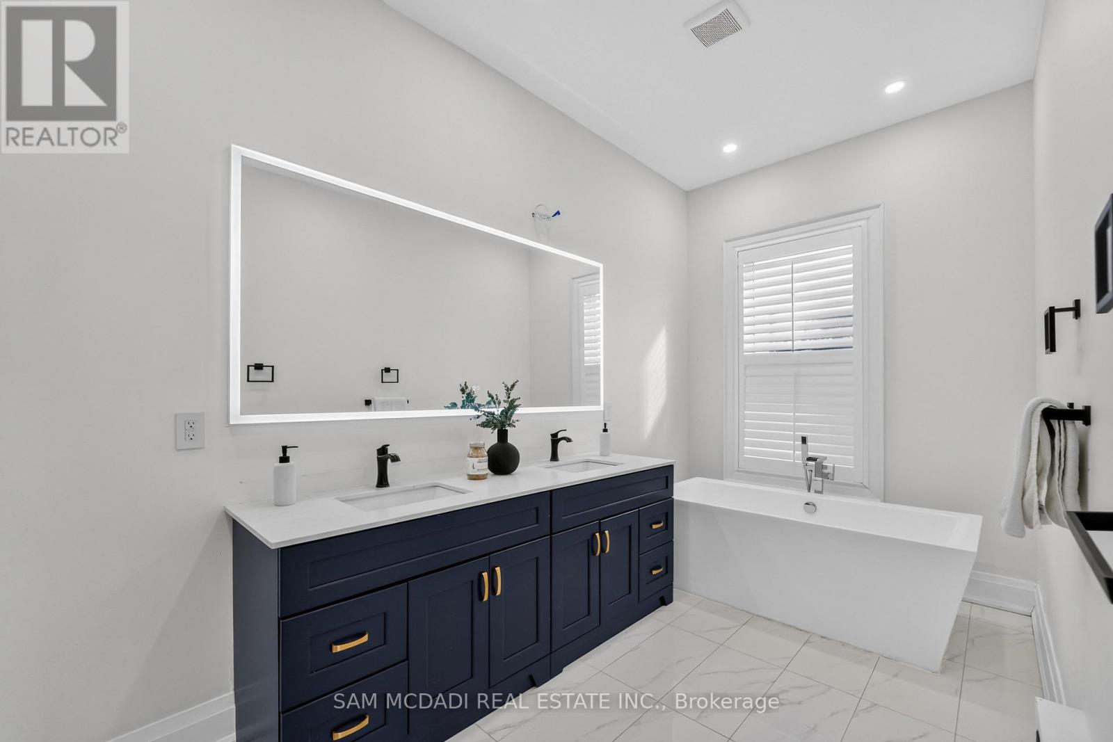 1 BROOKSIDE DRIVE - Image 22