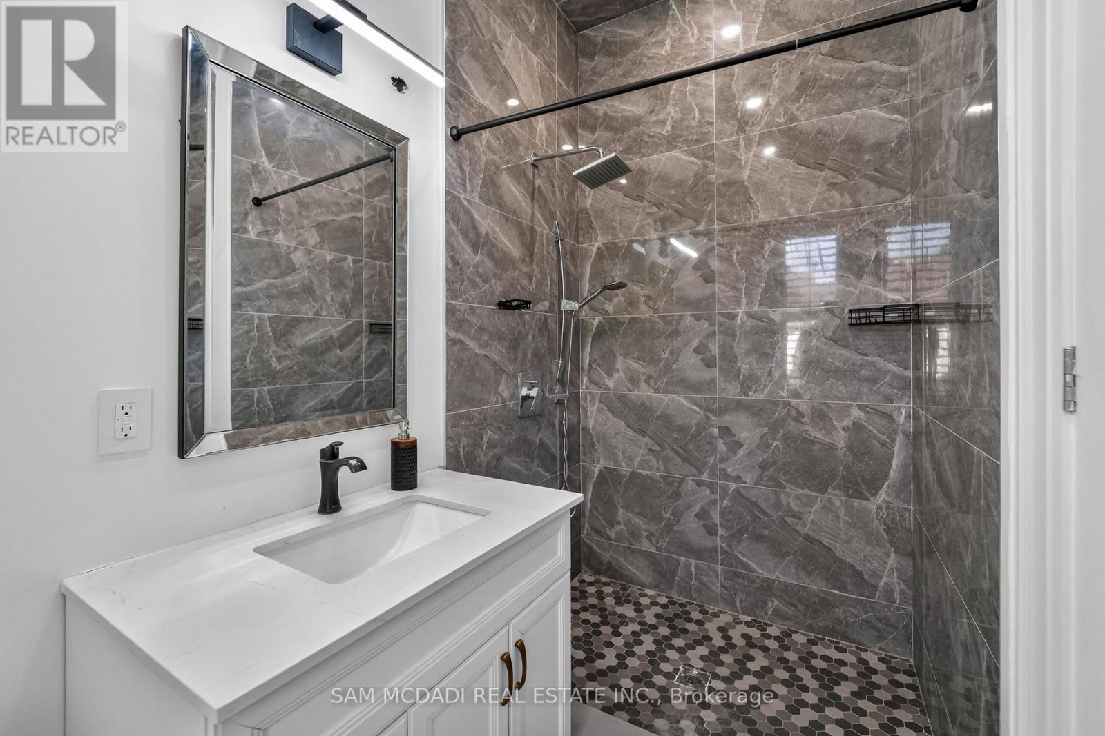 1 BROOKSIDE DRIVE - Image 32