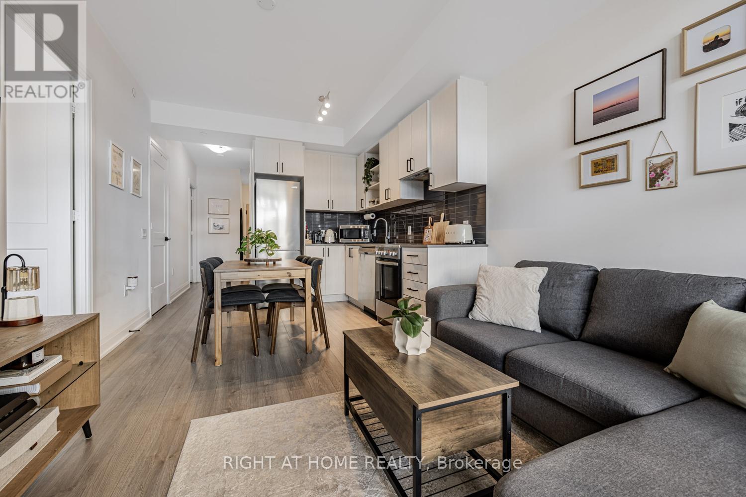 #224 50 GEORGE BUTCHART DRIVE - 15