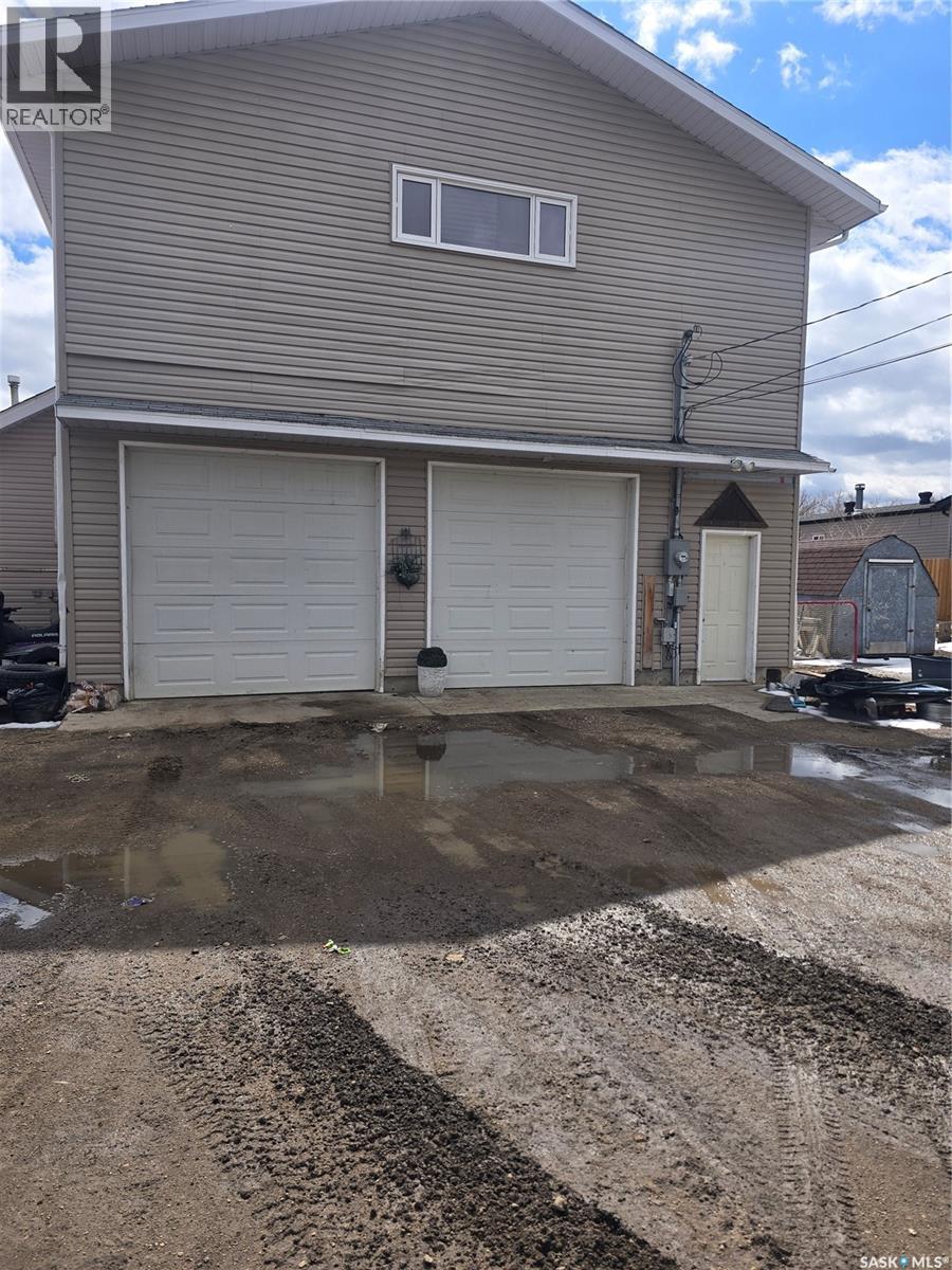 209 Allan STREET - 1