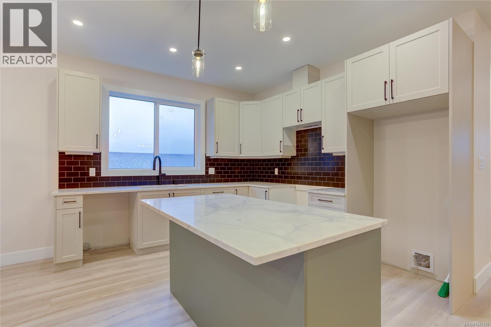 549 Mountain View Dr - 10
