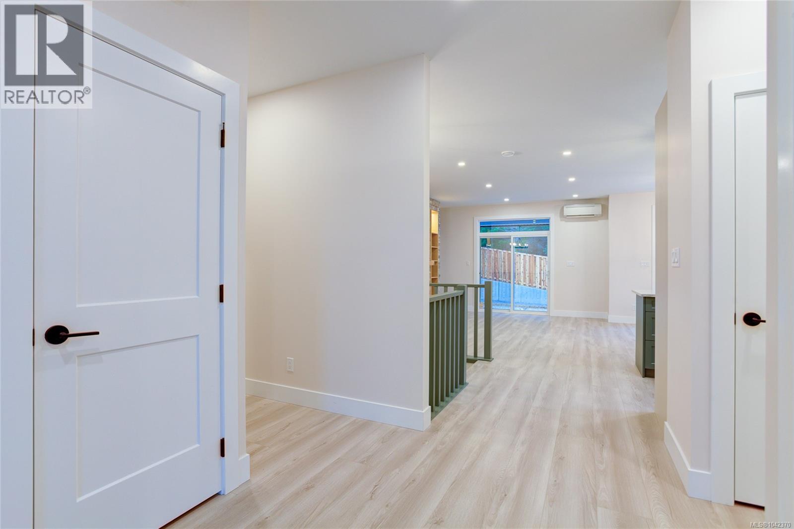 549 Mountain View Dr - 4