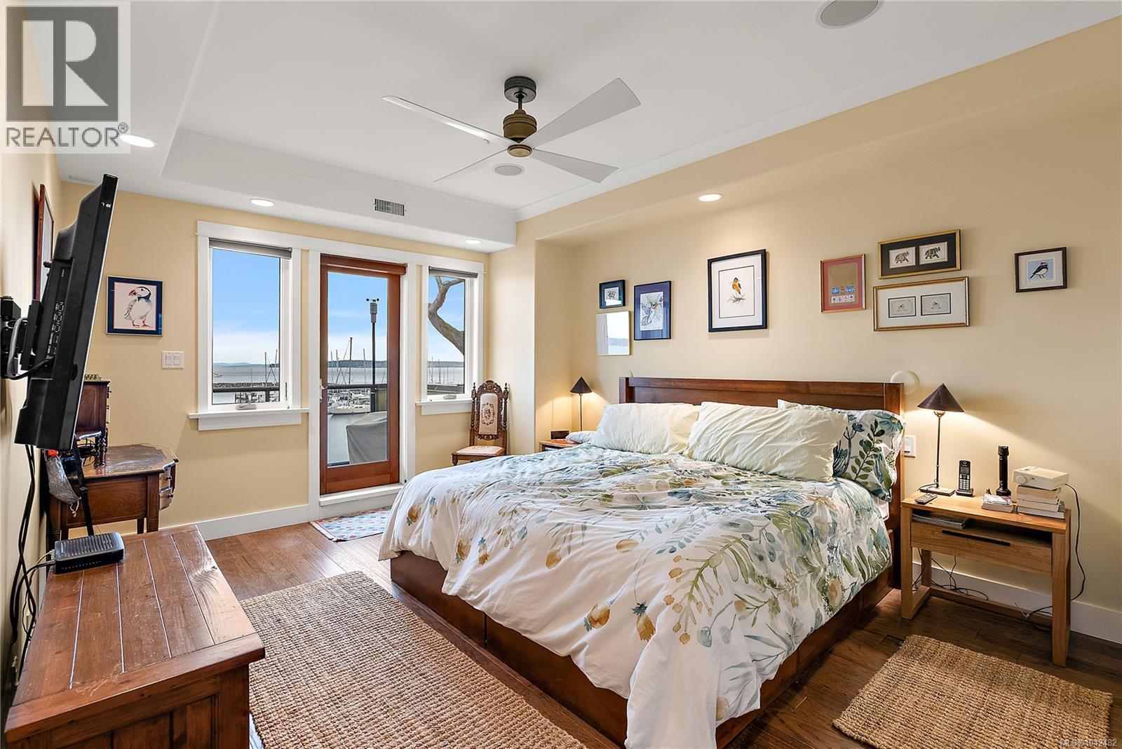 #201 9949 Third St - 27