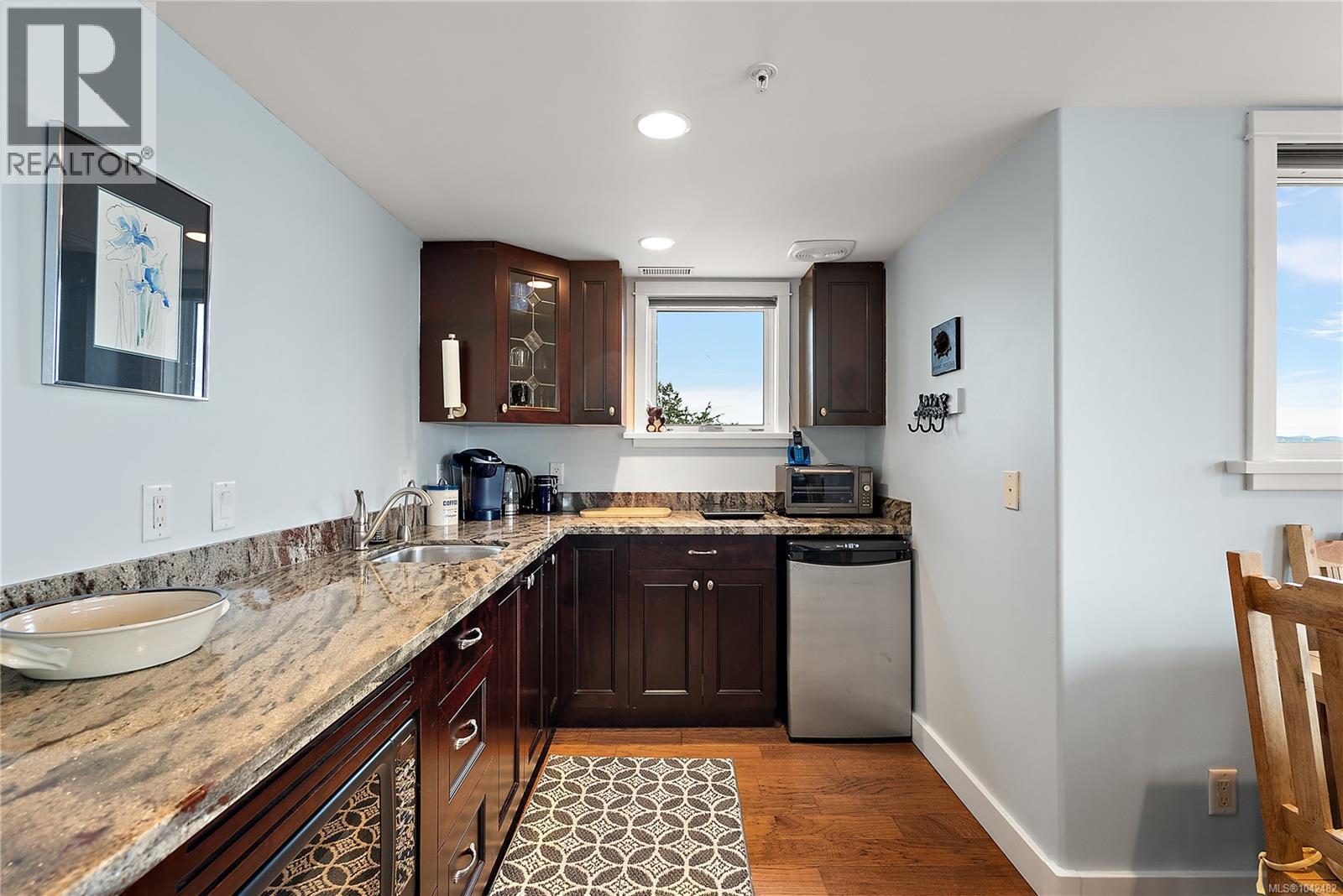 #201 9949 Third St - 51