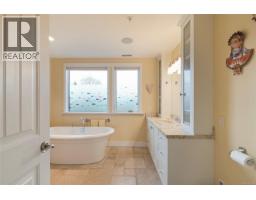 201 9949 Third St, Sidney, BC V8L3B1 Photo 35