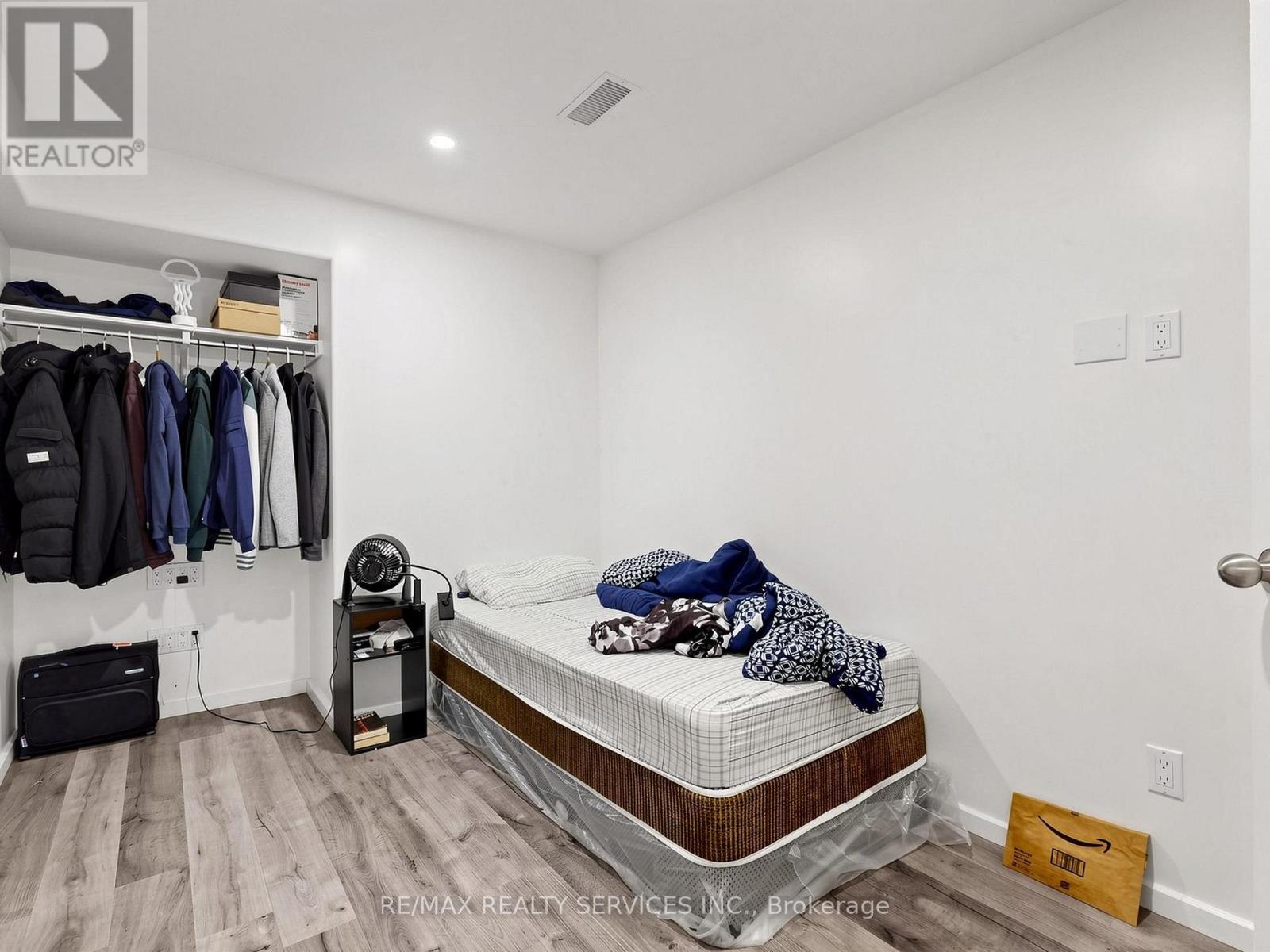 291 HARDCASTLE DRIVE - 39