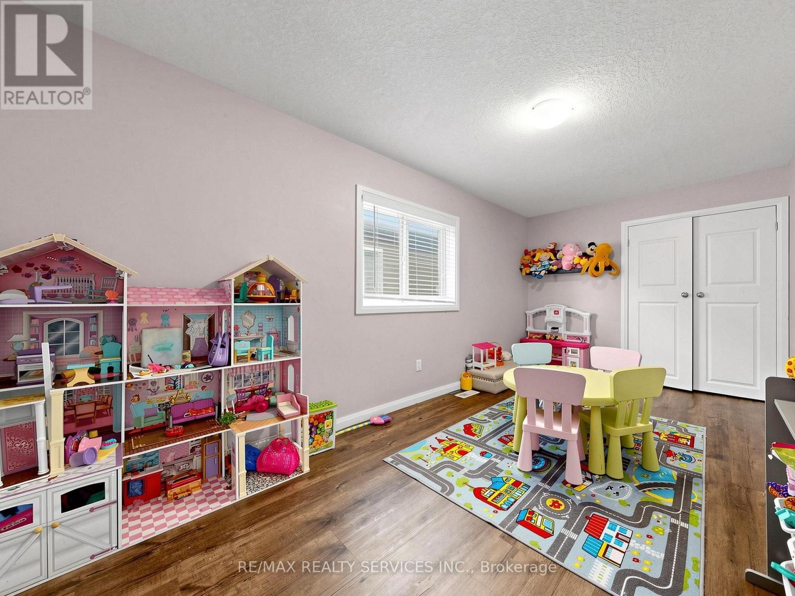 291 HARDCASTLE DRIVE - 34