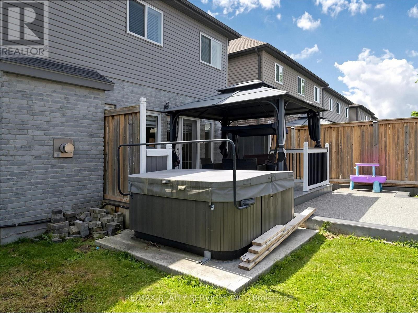 291 HARDCASTLE DRIVE - 46