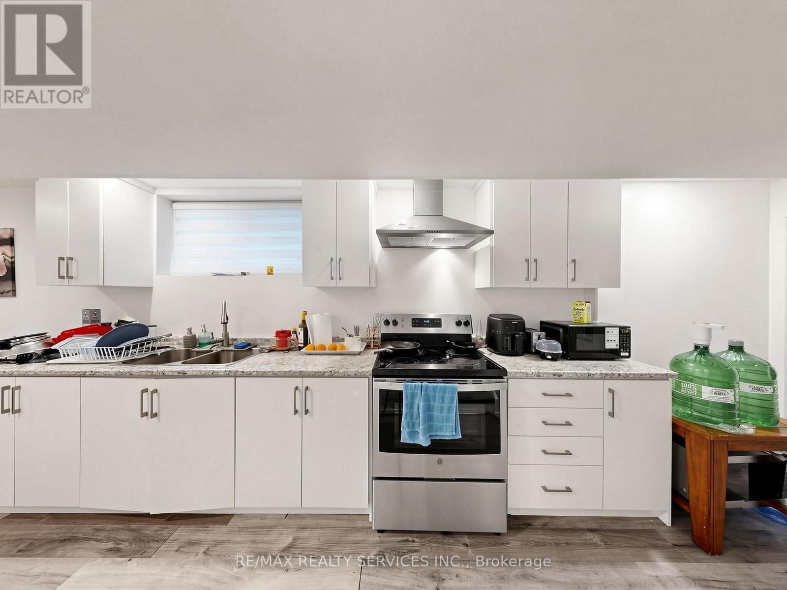 291 HARDCASTLE DRIVE - 37