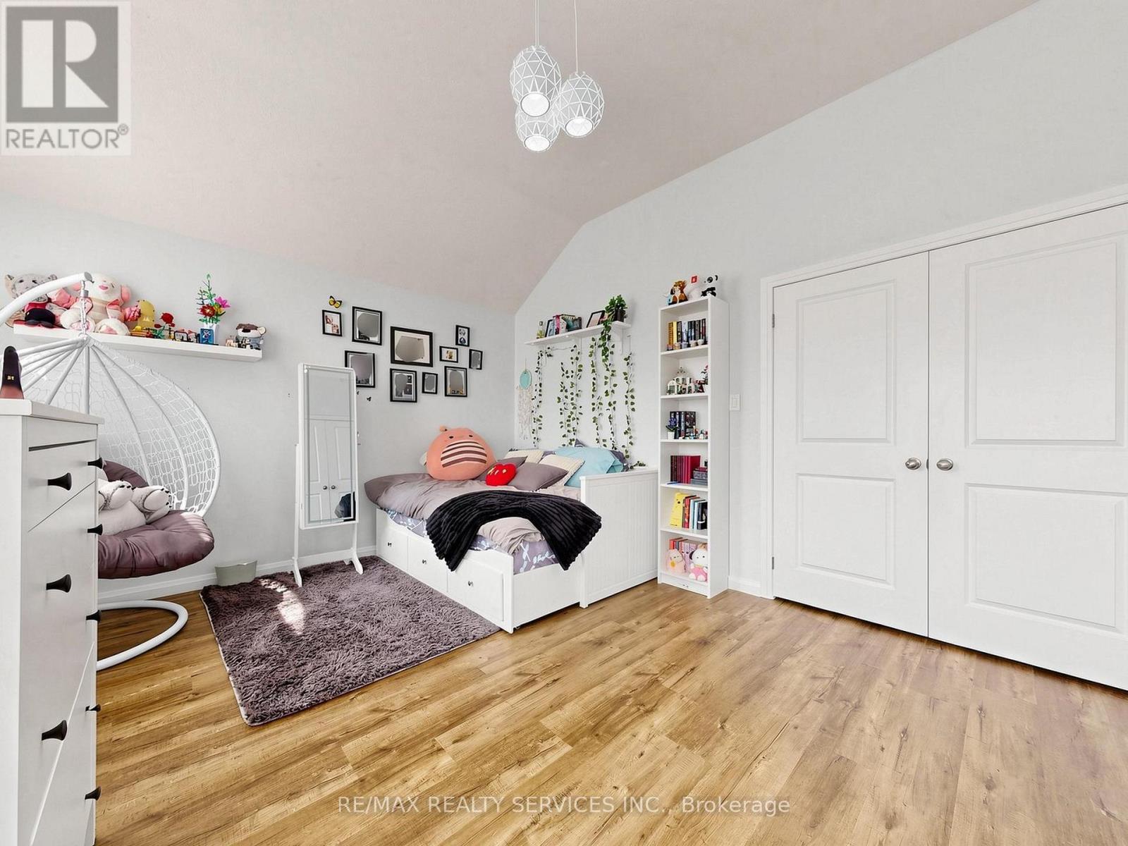 291 HARDCASTLE DRIVE - 31