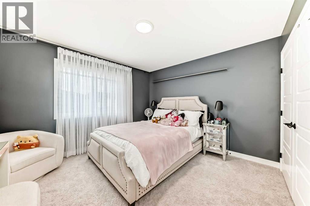 385 Edith Road NW - 25