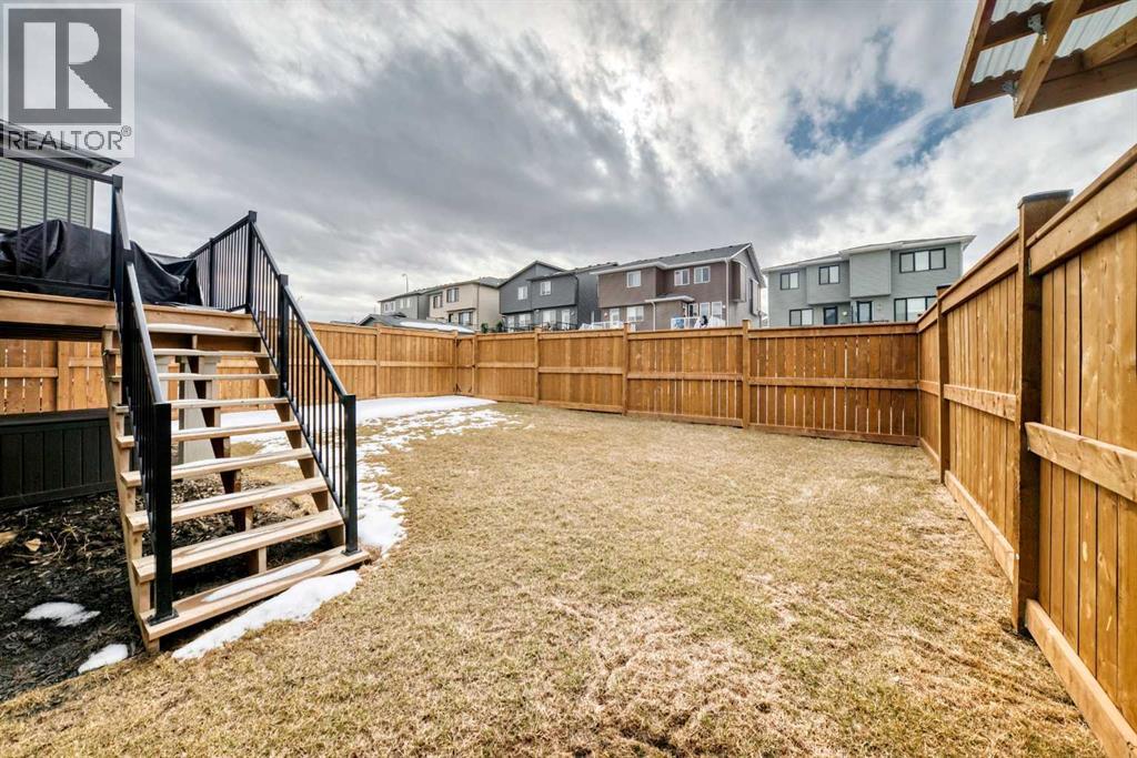 385 Edith Road NW - 36