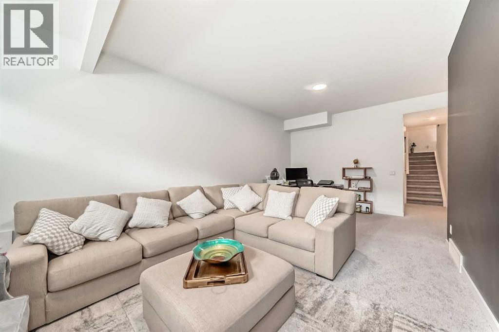 385 Edith Road NW - 31