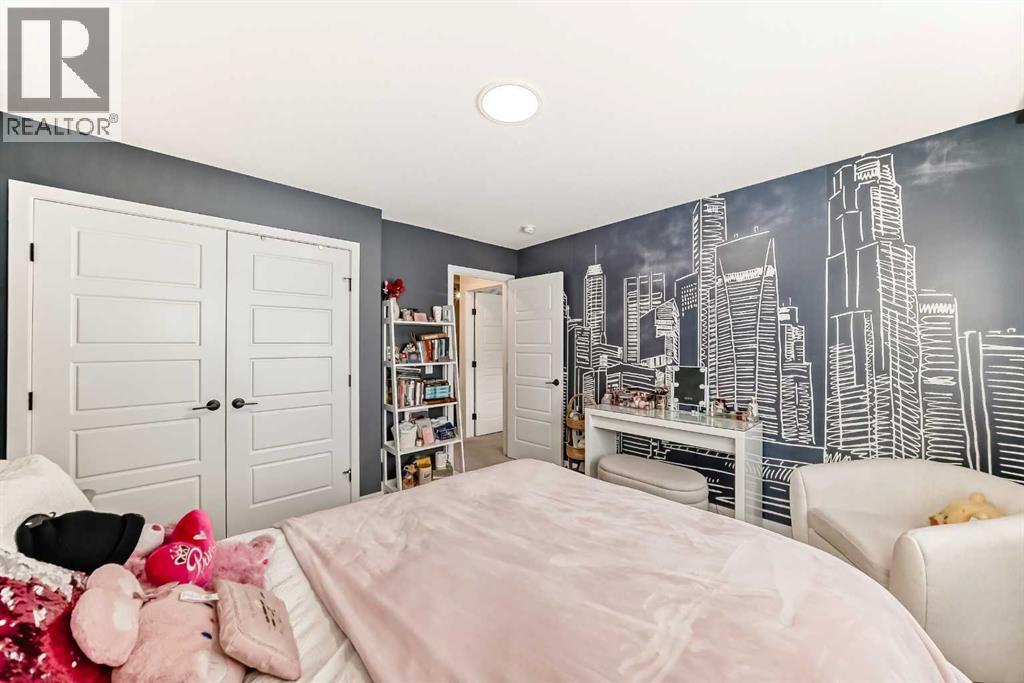 385 Edith Road NW - 26