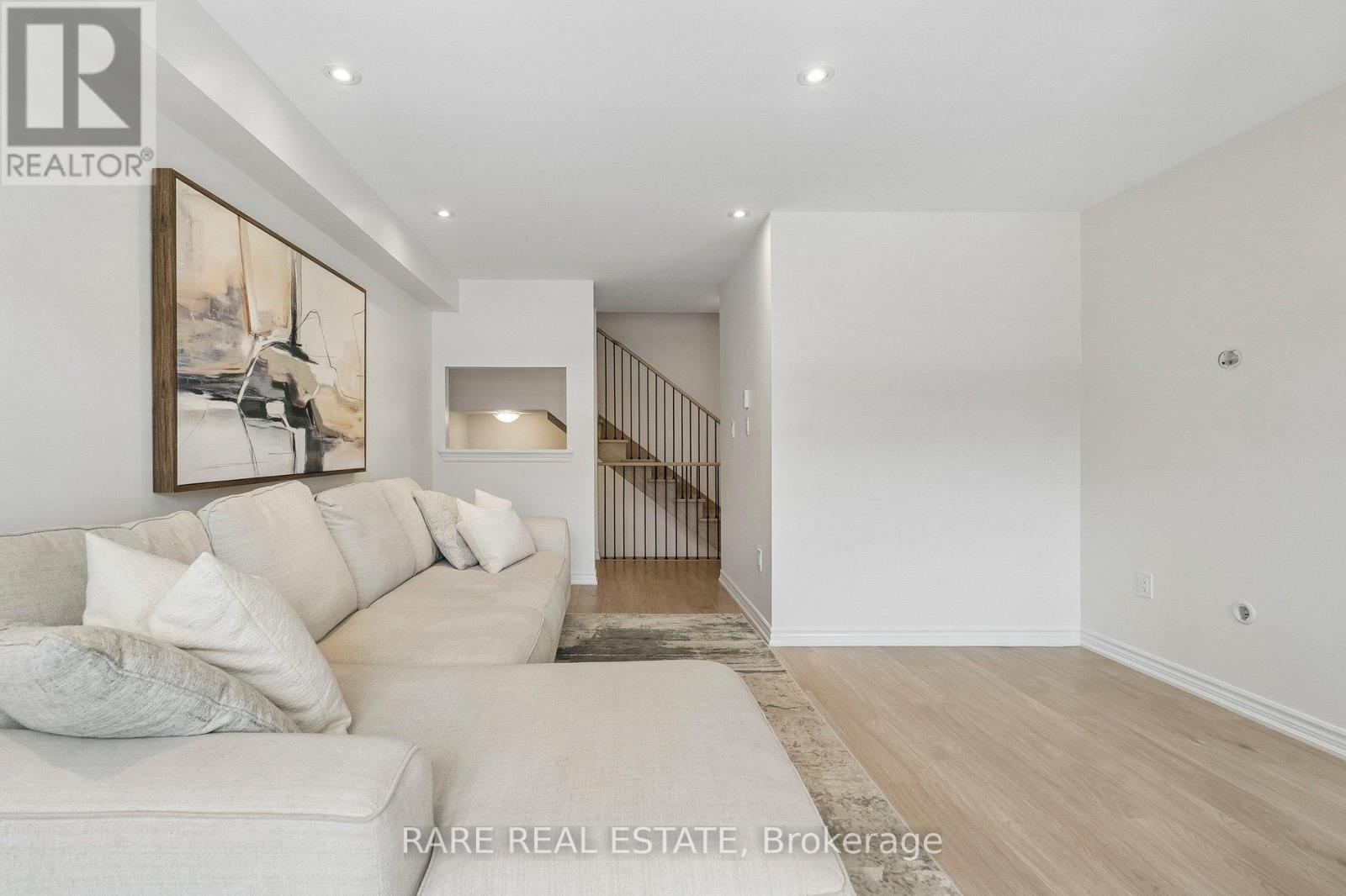 55 HAY LANE - 12