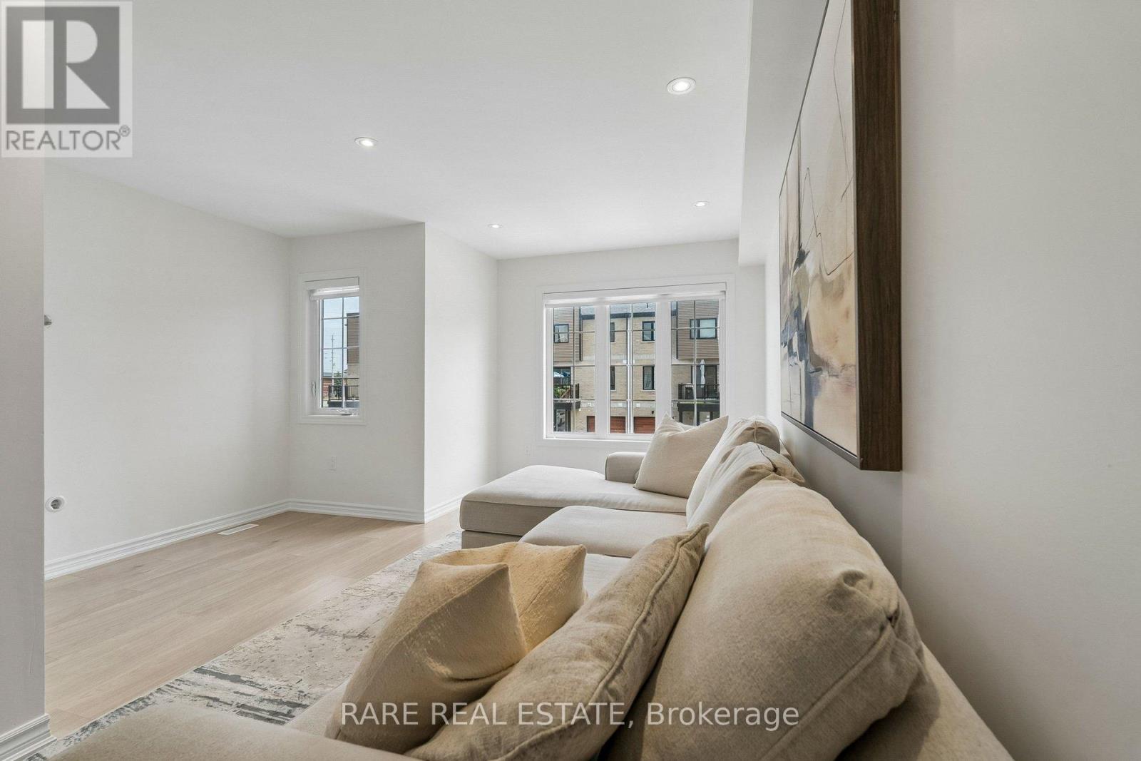 55 HAY LANE - 14