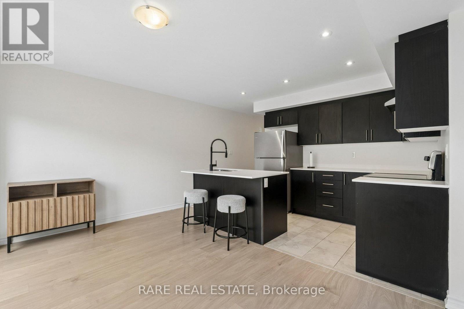 55 HAY LANE - 19