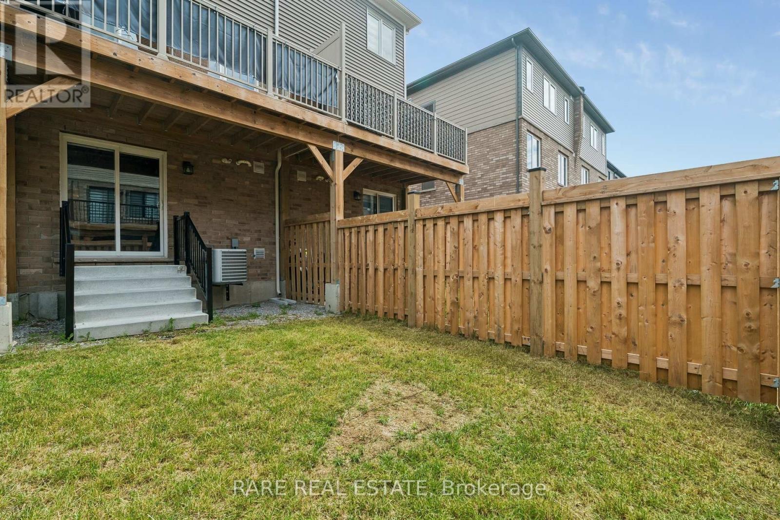 55 HAY LANE - 35