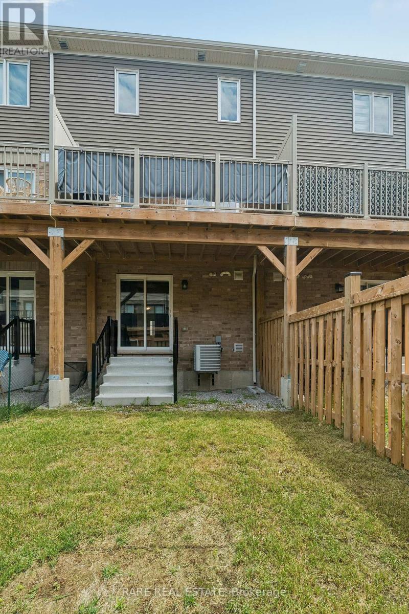 55 HAY LANE - 36