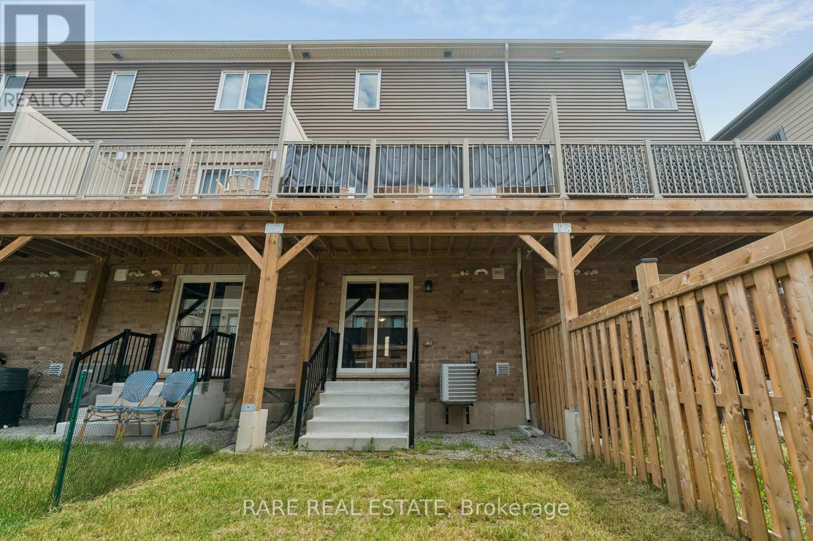 55 HAY LANE - 37