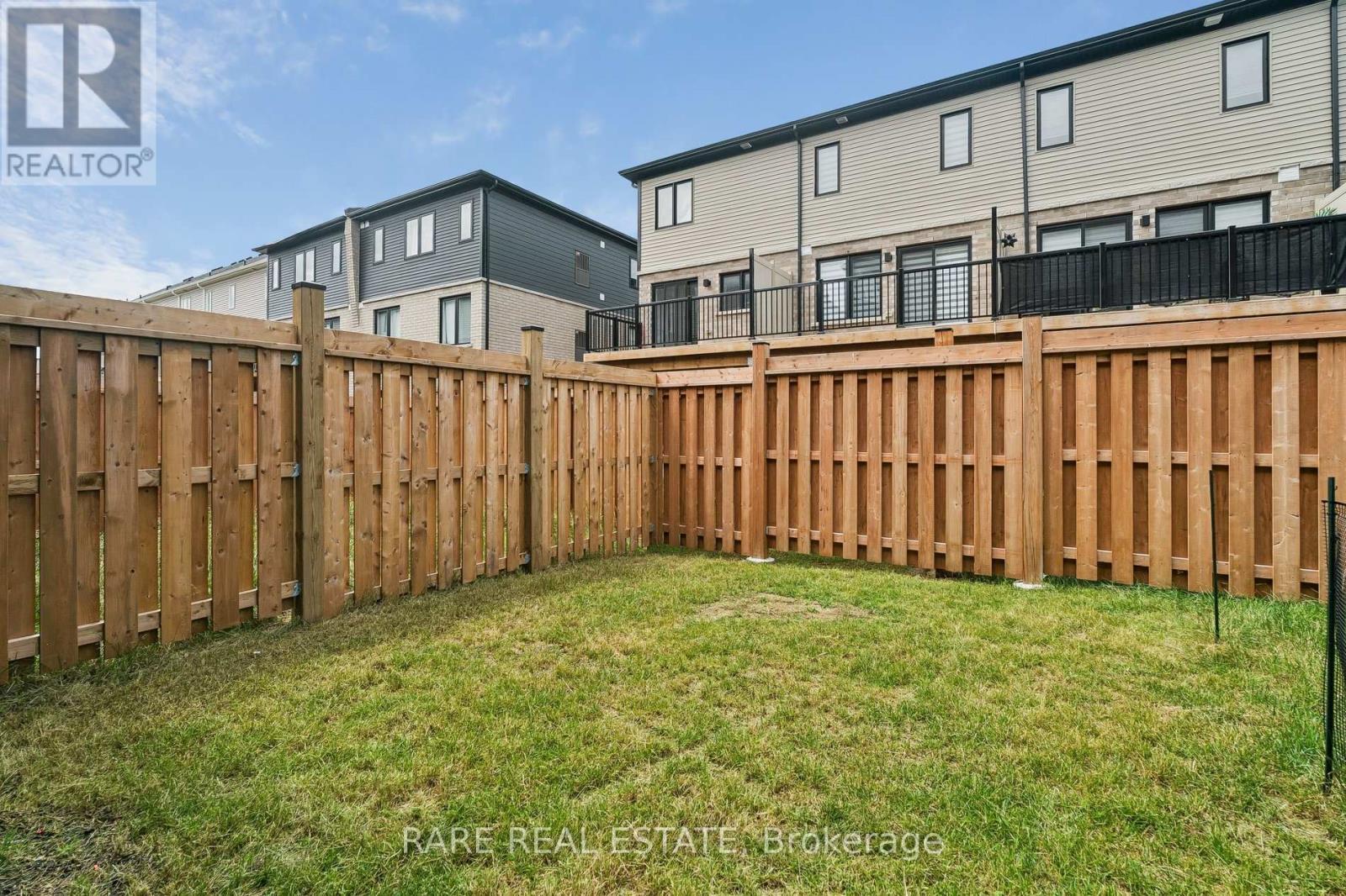 55 HAY LANE - 38
