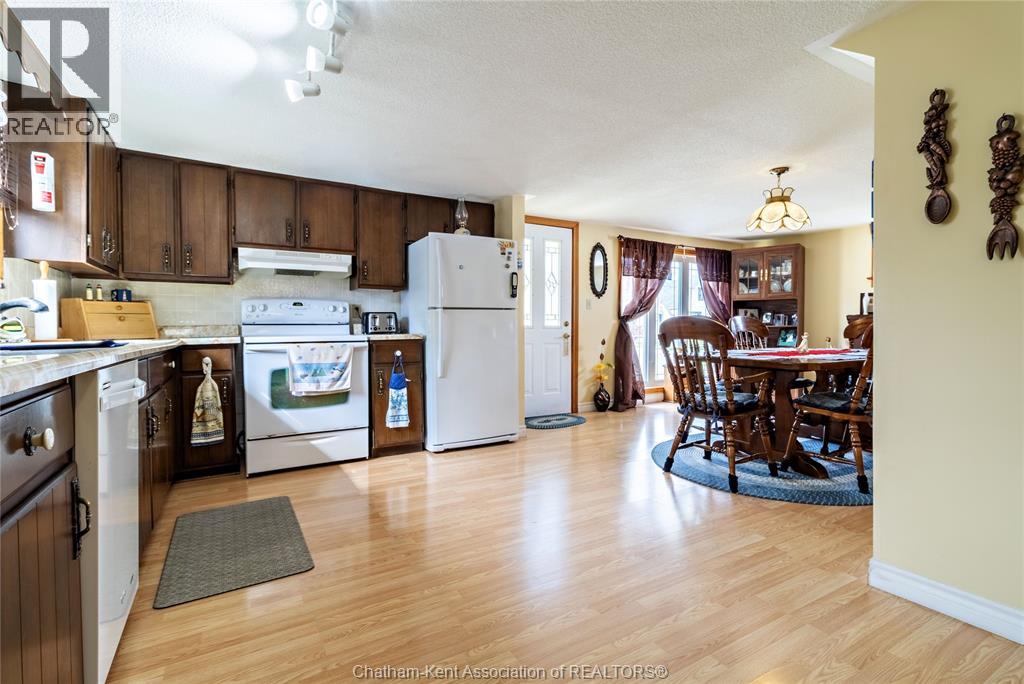 9 Woods STREET - 9