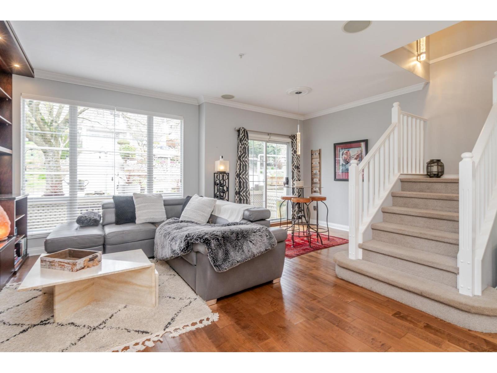 8 1169 VIDAL STREET, White Rock