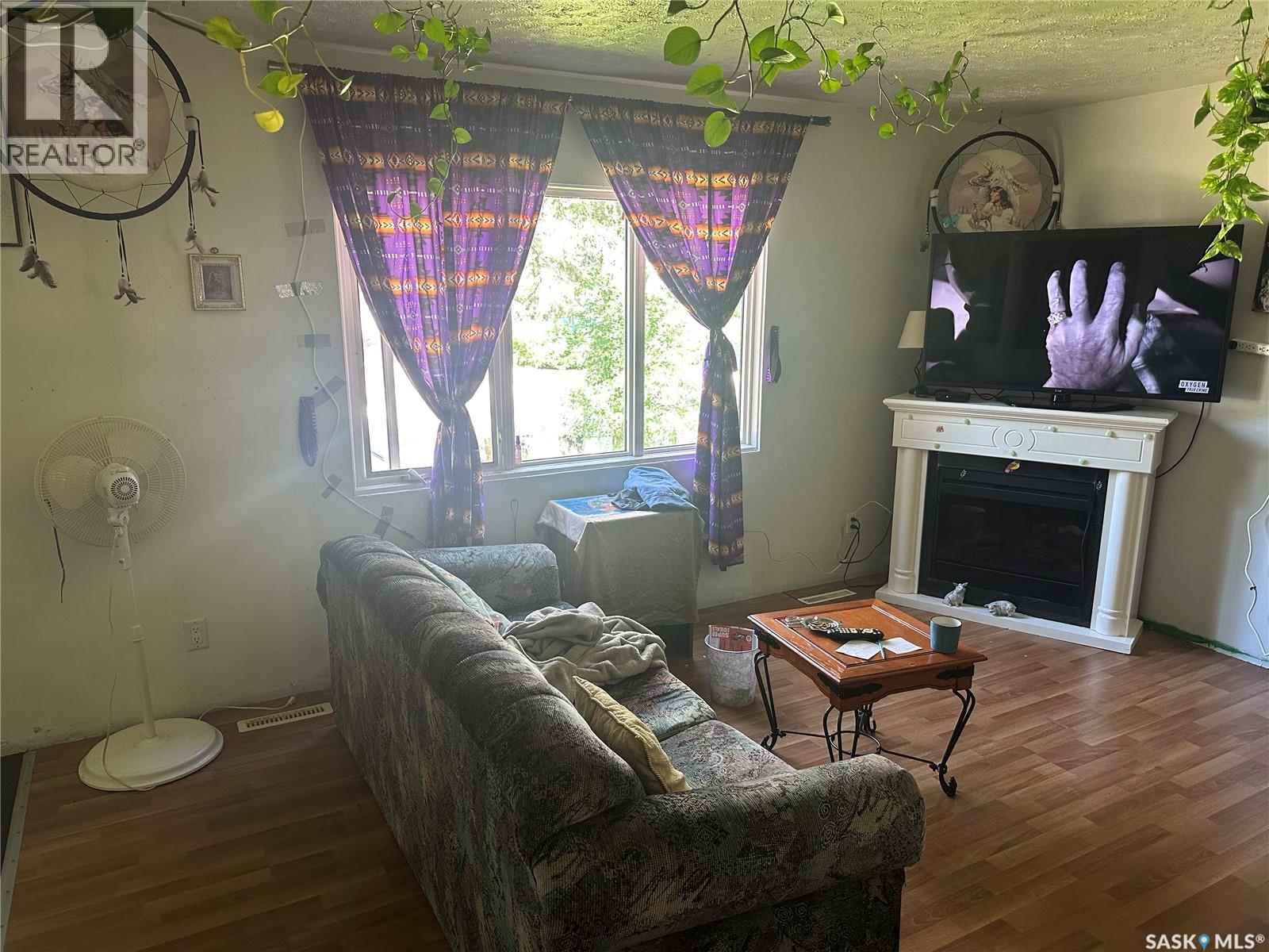 683 Athol STREET - 2
