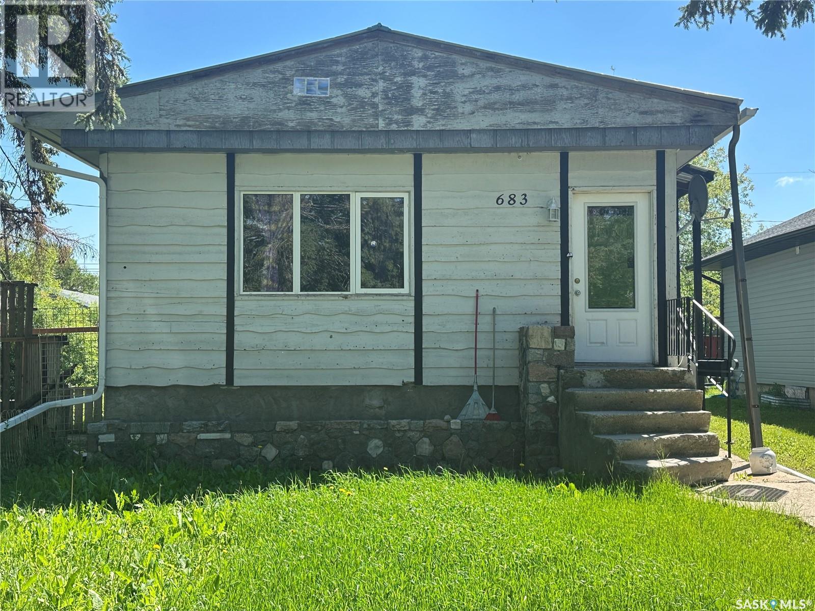 683 Athol STREET - 5