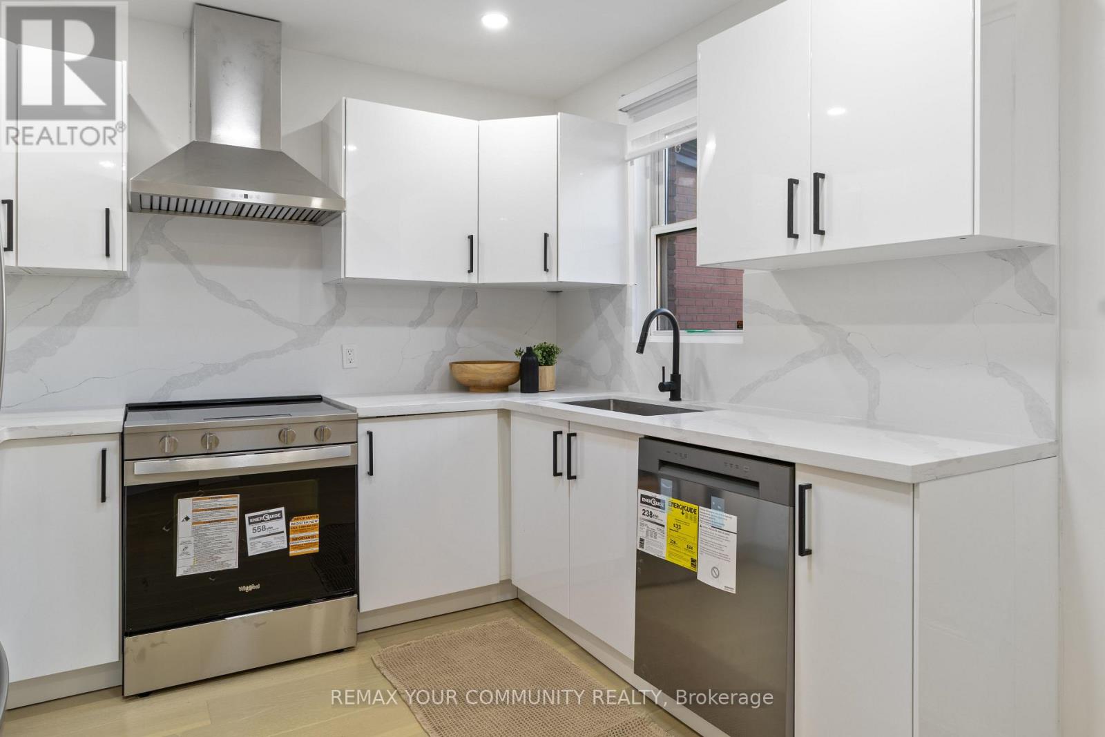 184 STIRTON STREET - 16