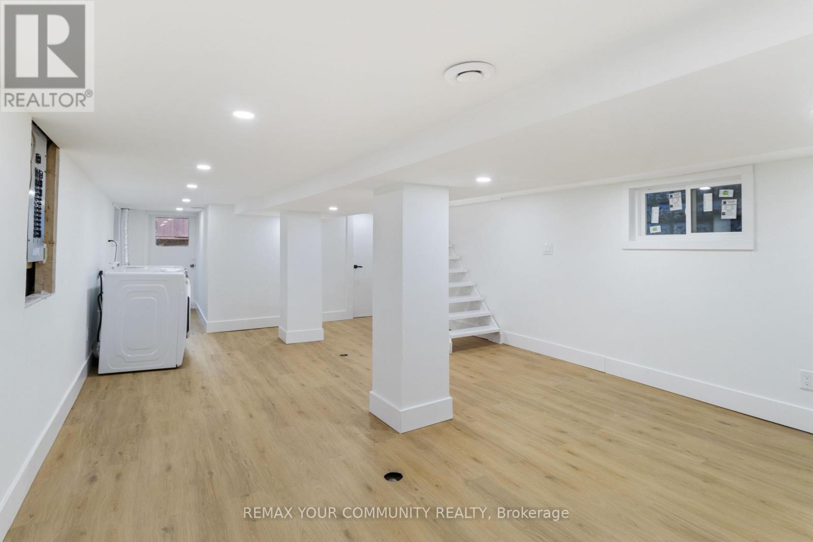184 STIRTON STREET - 34