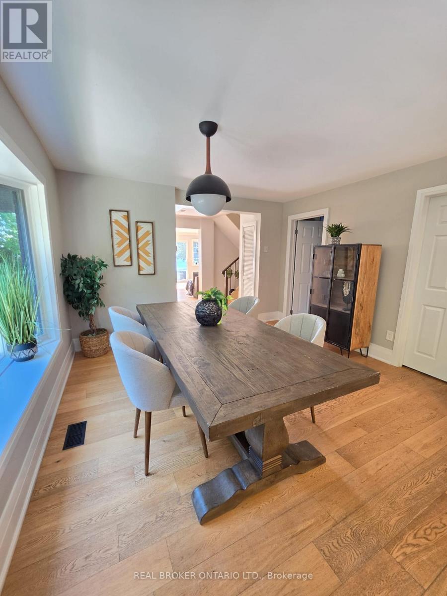 943 BARRY AVENUE - 13