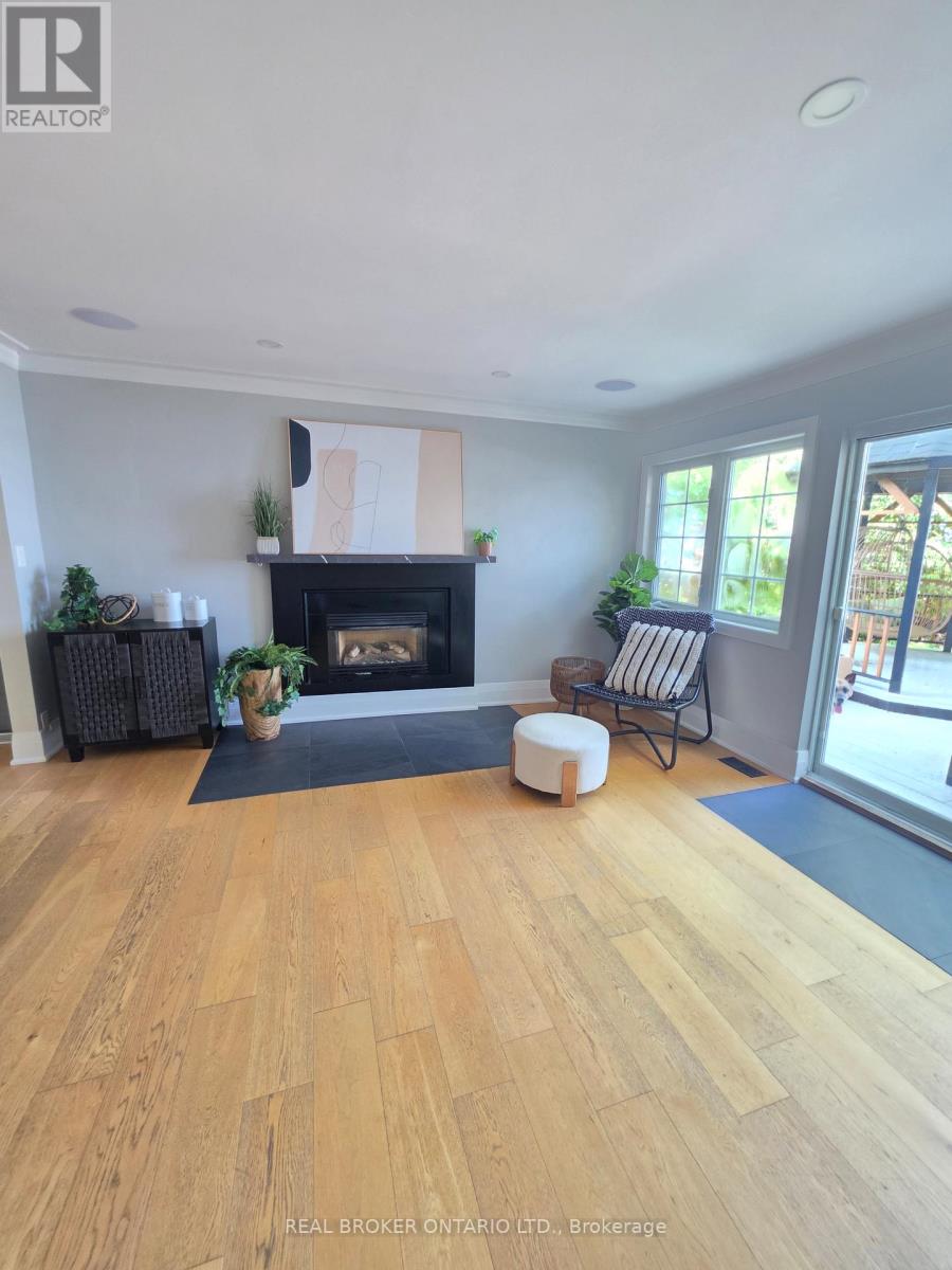 943 BARRY AVENUE - 11