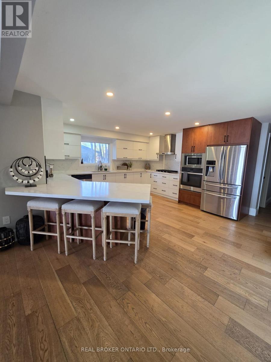 943 BARRY AVENUE - 17