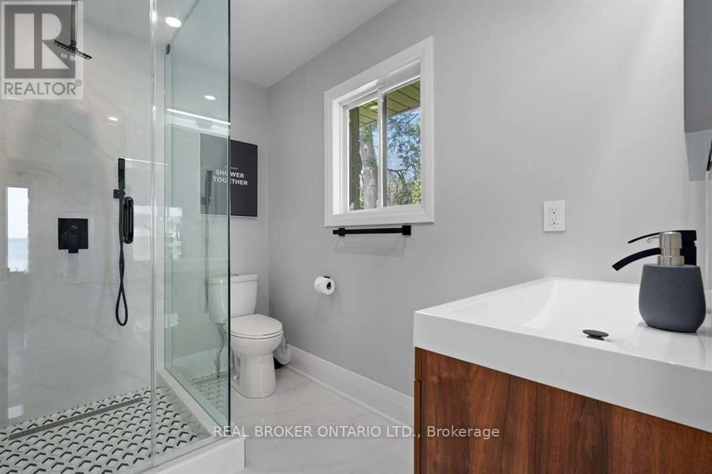 943 BARRY AVENUE - 27