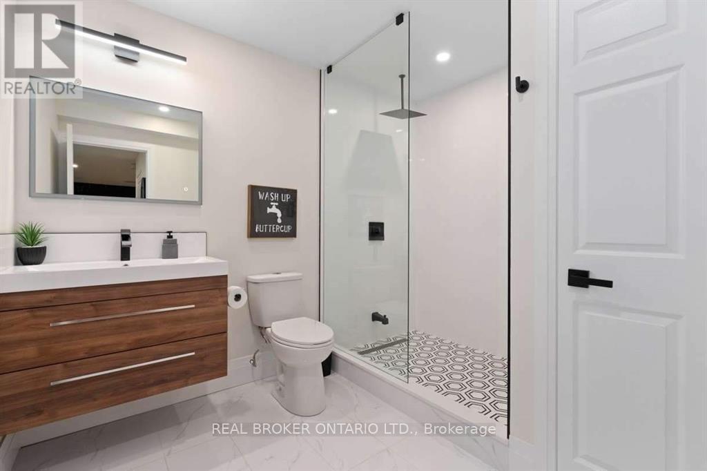 943 BARRY AVENUE - 38