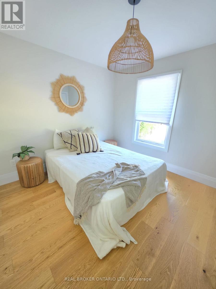943 BARRY AVENUE - 39