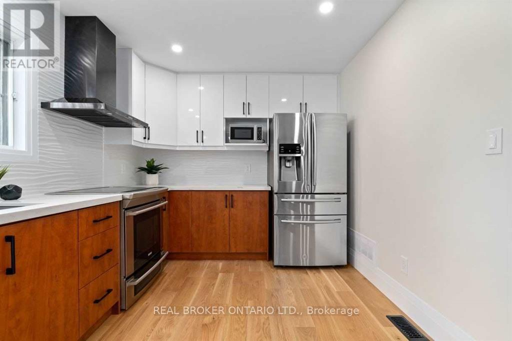 943 BARRY AVENUE - 36