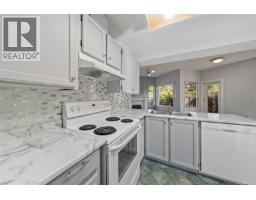Entrance - 601 4515 Pipeline Rd, Saanich, BC V8Z5M3 Photo 11