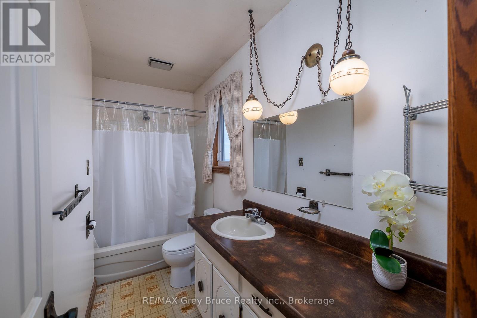 138558 GREY ROAD 112 - 36