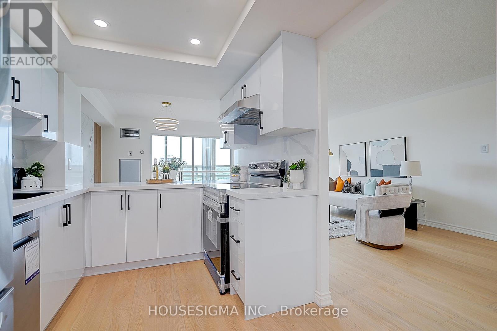 #1123 7805 BAYVIEW AVENUE N - 14