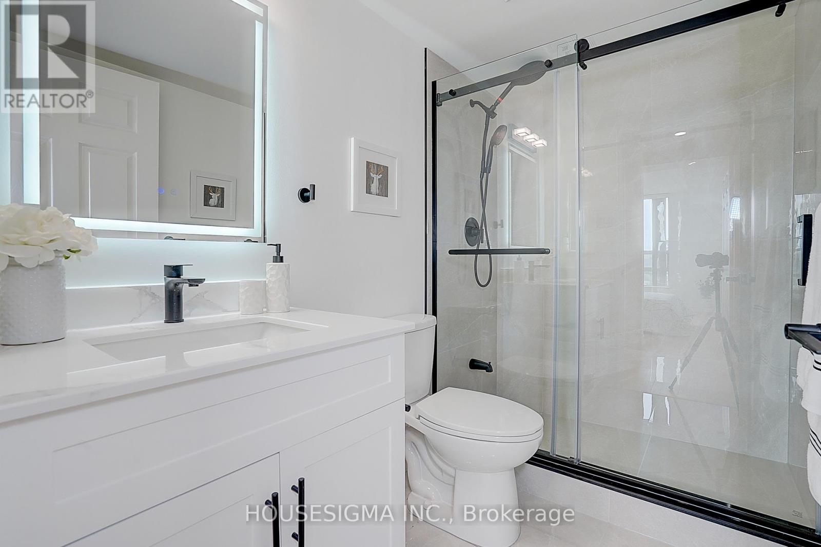 #1123 7805 BAYVIEW AVENUE N - 25