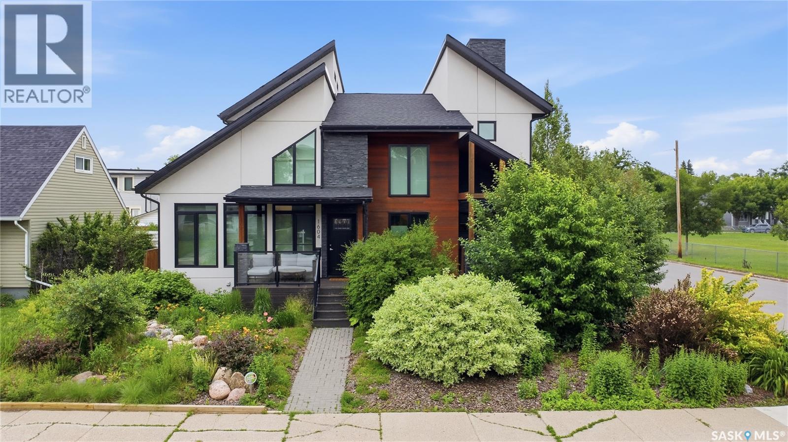 1602 Edward AVENUE - 1