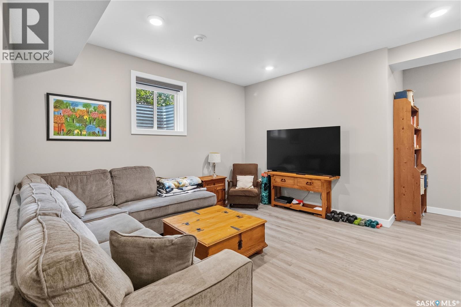 1602 Edward AVENUE - 27