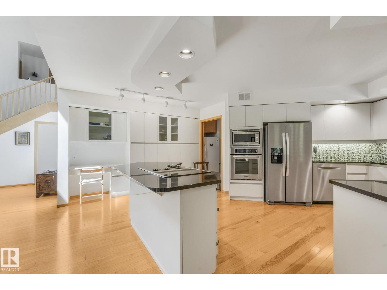 11822 91 AV NW — photo 13