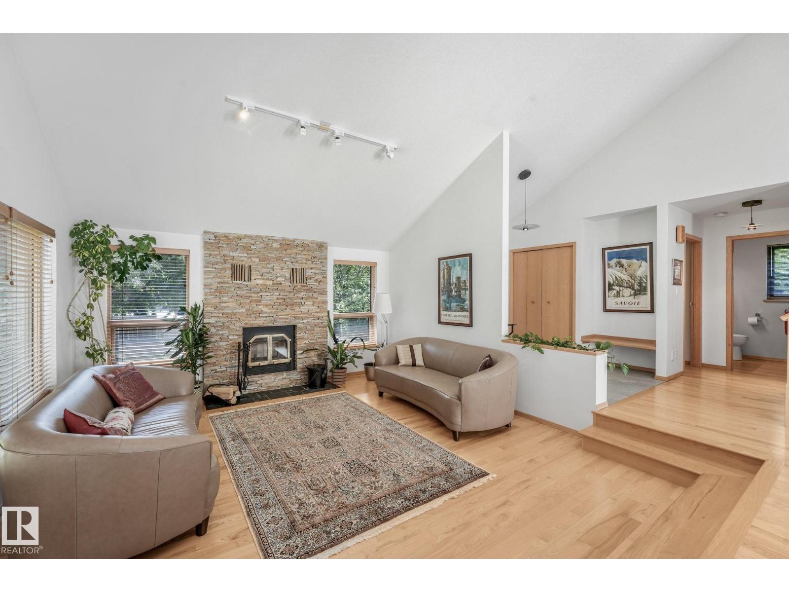 11822 91 AV NW — photo 8