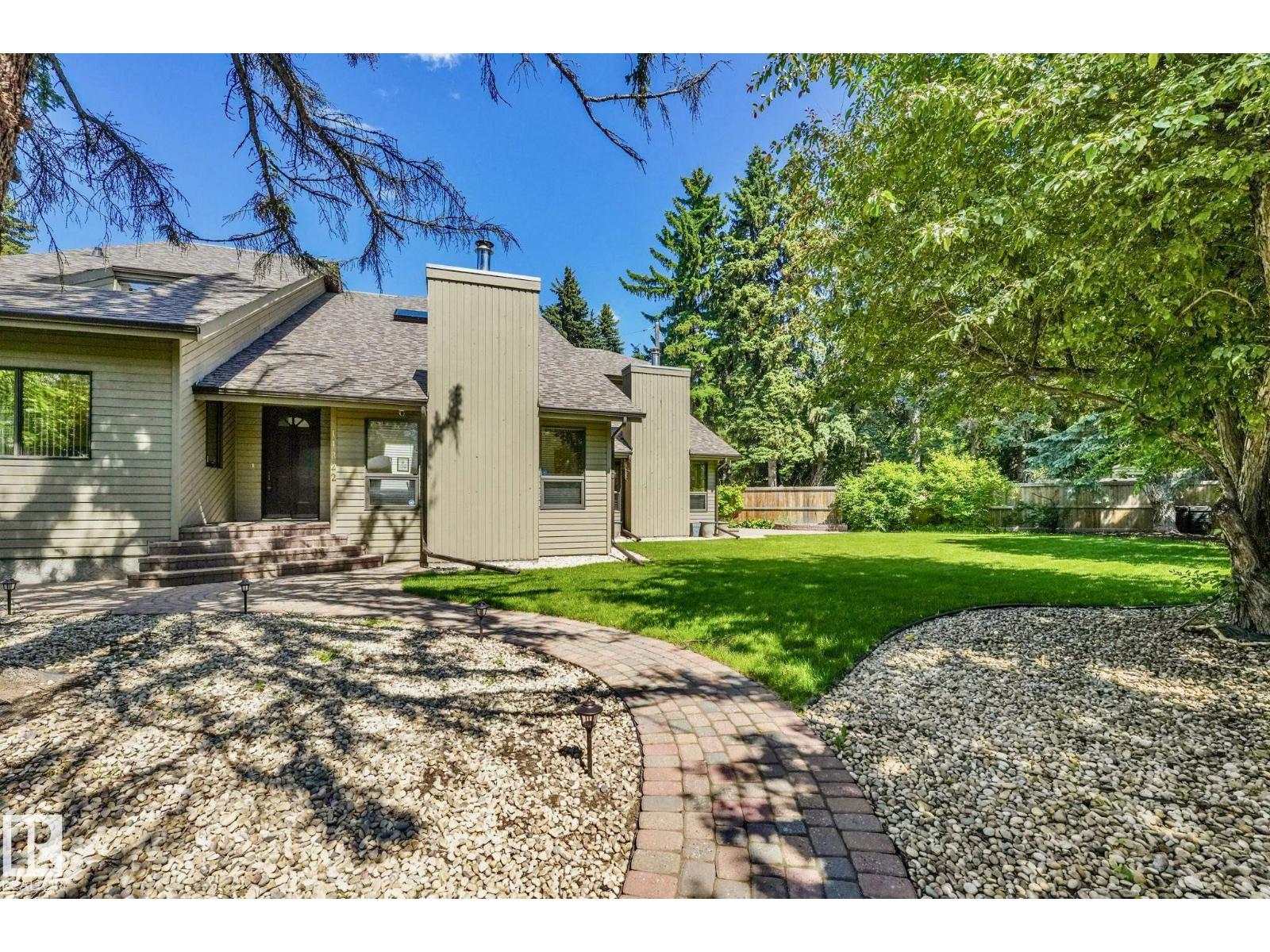 11822 91 AV NW — photo 59